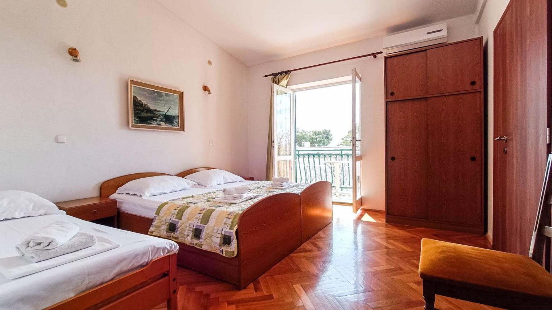 Apartments Ines - 15 Meters From The Beach Промайна Екстер'єр фото